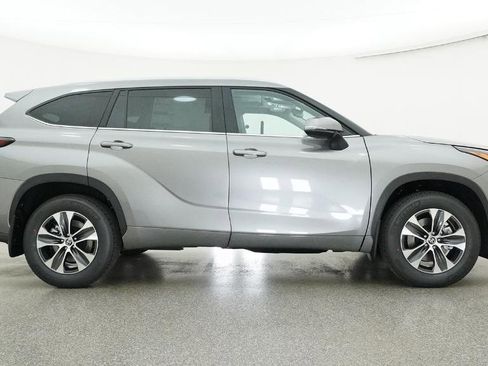 New 2026 Toyota Highlander XLE AWD/4WD image 44