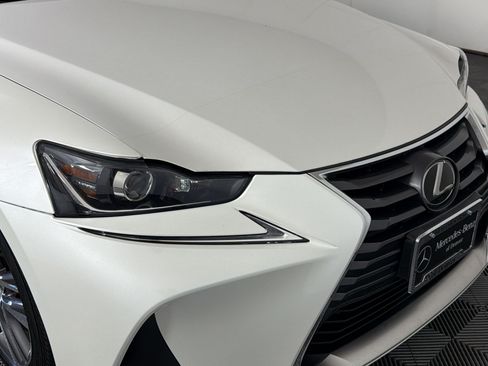 Used 2018 Lexus IS 300 AWD image 11