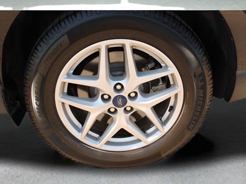 Used 2021 Ford Edge SEL w/ Convenience Package image 11