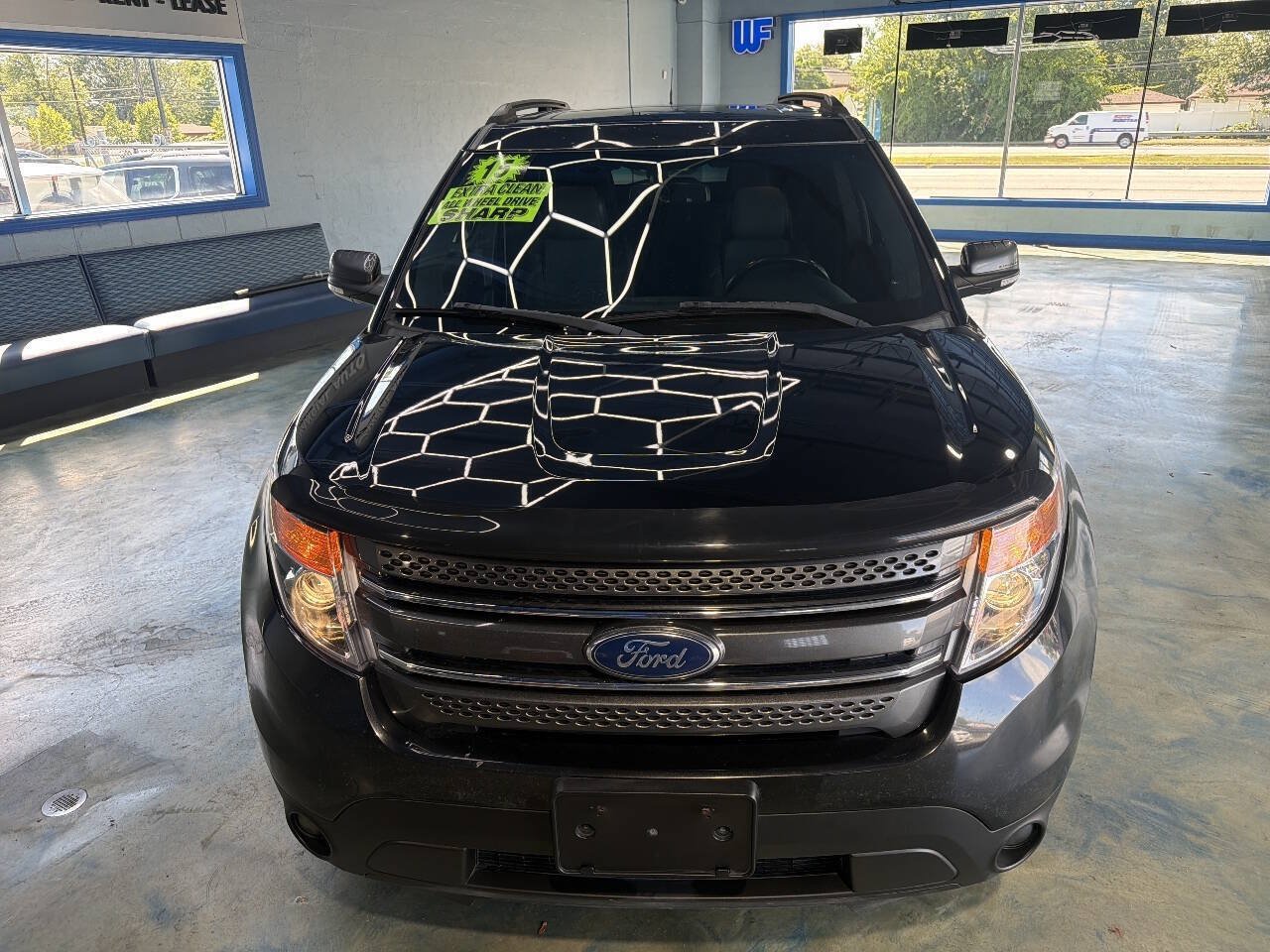 Used 2015 Ford Explorer XLT w/ Equipment Group 202A AWD/4WD image 6