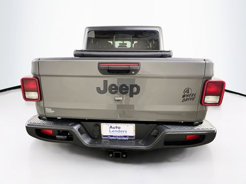 Used 2023 Jeep Gladiator Willys image 6