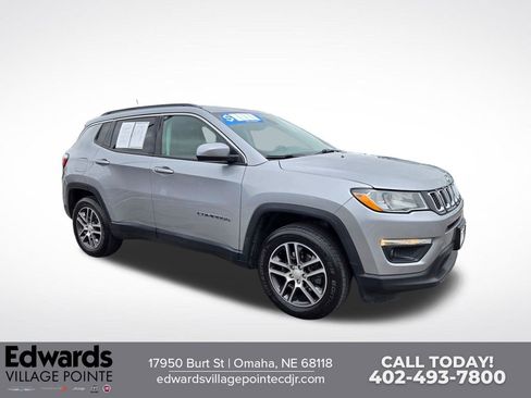 Used 2018 Jeep Compass Latitude AWD/4WD image 1