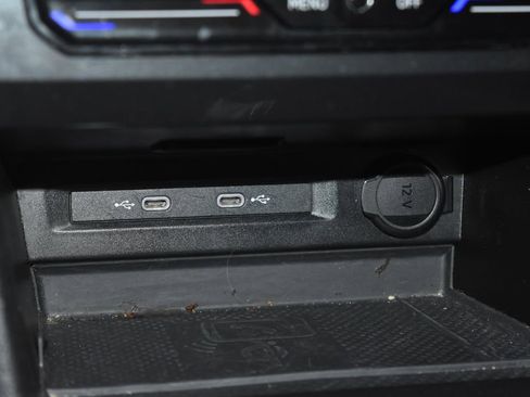 Used 2024 Volkswagen Tiguan SE image 16