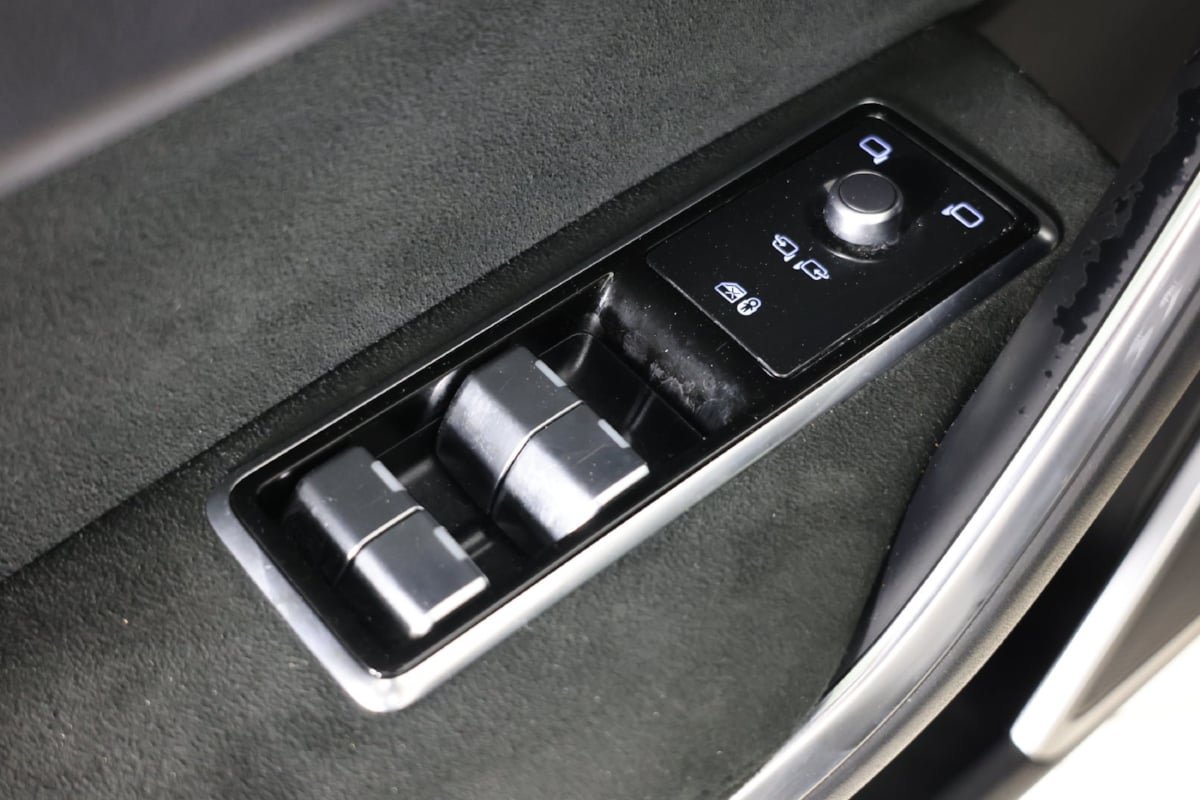 Used 2021 Jaguar F-PACE SVR AWD/4WD image 24