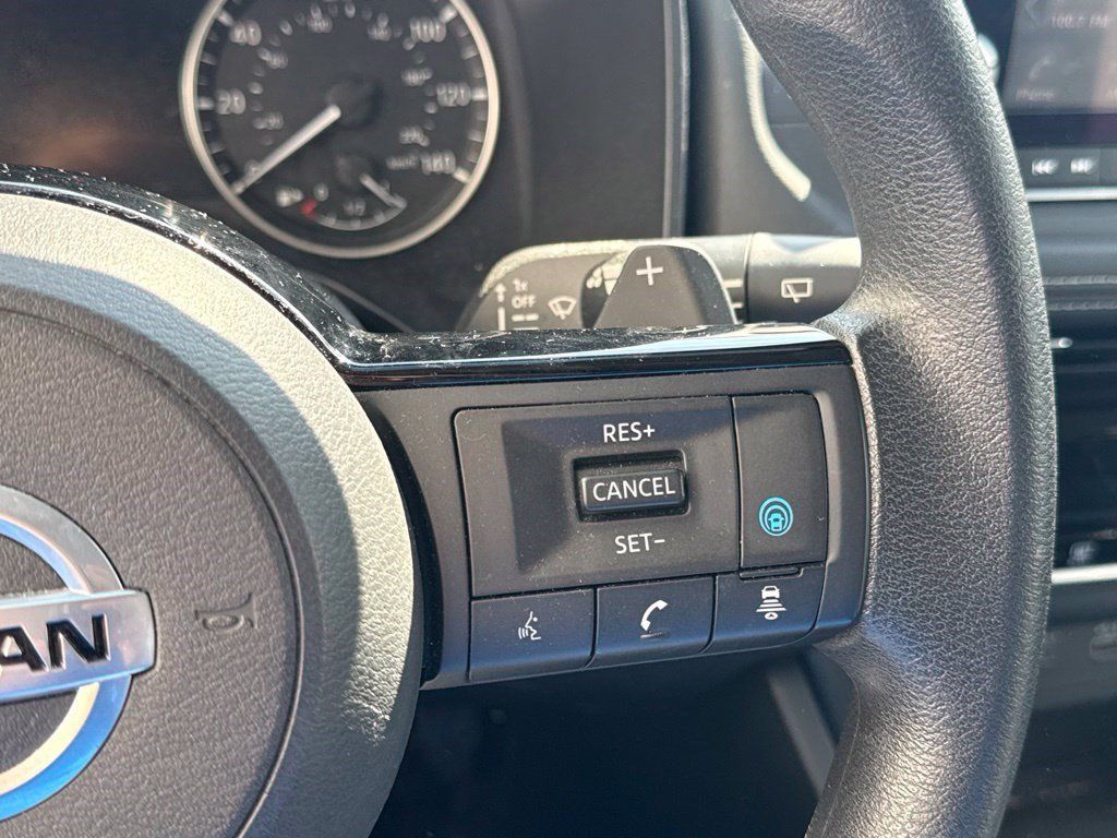 Used 2021 Nissan Rogue SV AWD/4WD image 16