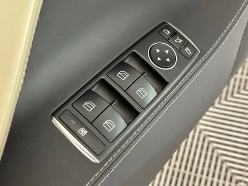 Used 2020 Tesla Model S Long Range AWD/4WD image 39