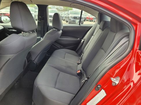 Used 2021 Toyota Corolla LE image 11