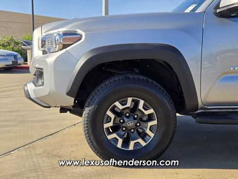 Used 2019 Toyota Tacoma TRD Off-Road AWD/4WD image 9