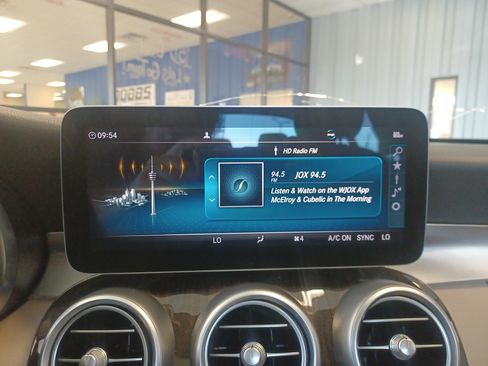 Used 2020 Mercedes-Benz C 300 Sedan image 29