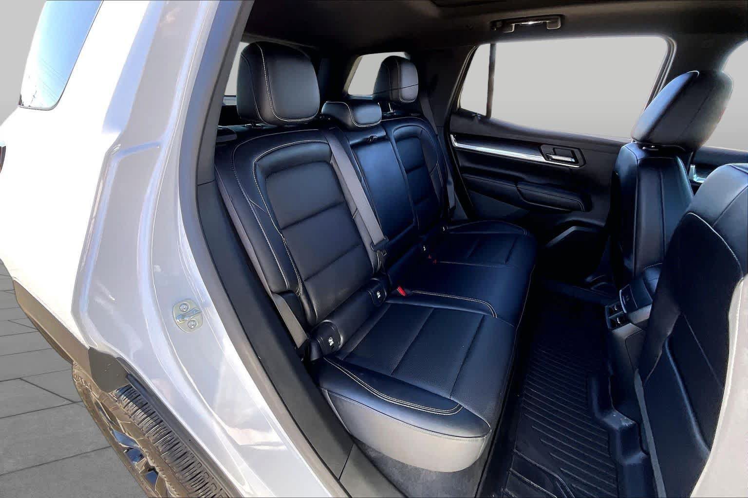 Used 2026 GMC Terrain Elevation w/ Elevation Premium Package FWD image 19