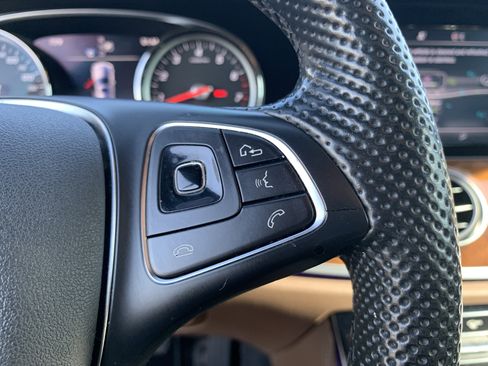 Used 2017 Mercedes-Benz E 300 4MATIC image 20