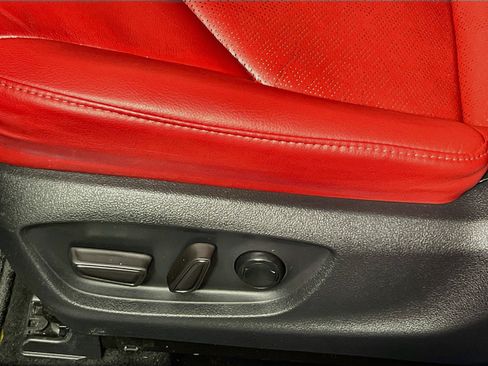 Used 2019 Toyota Camry XSE FWD image 15