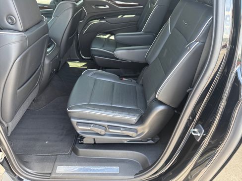 Used 2023 Cadillac Escalade ESV Premium Luxury AWD/4WD image 11