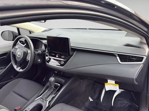 Used 2024 Toyota Corolla LE image 17