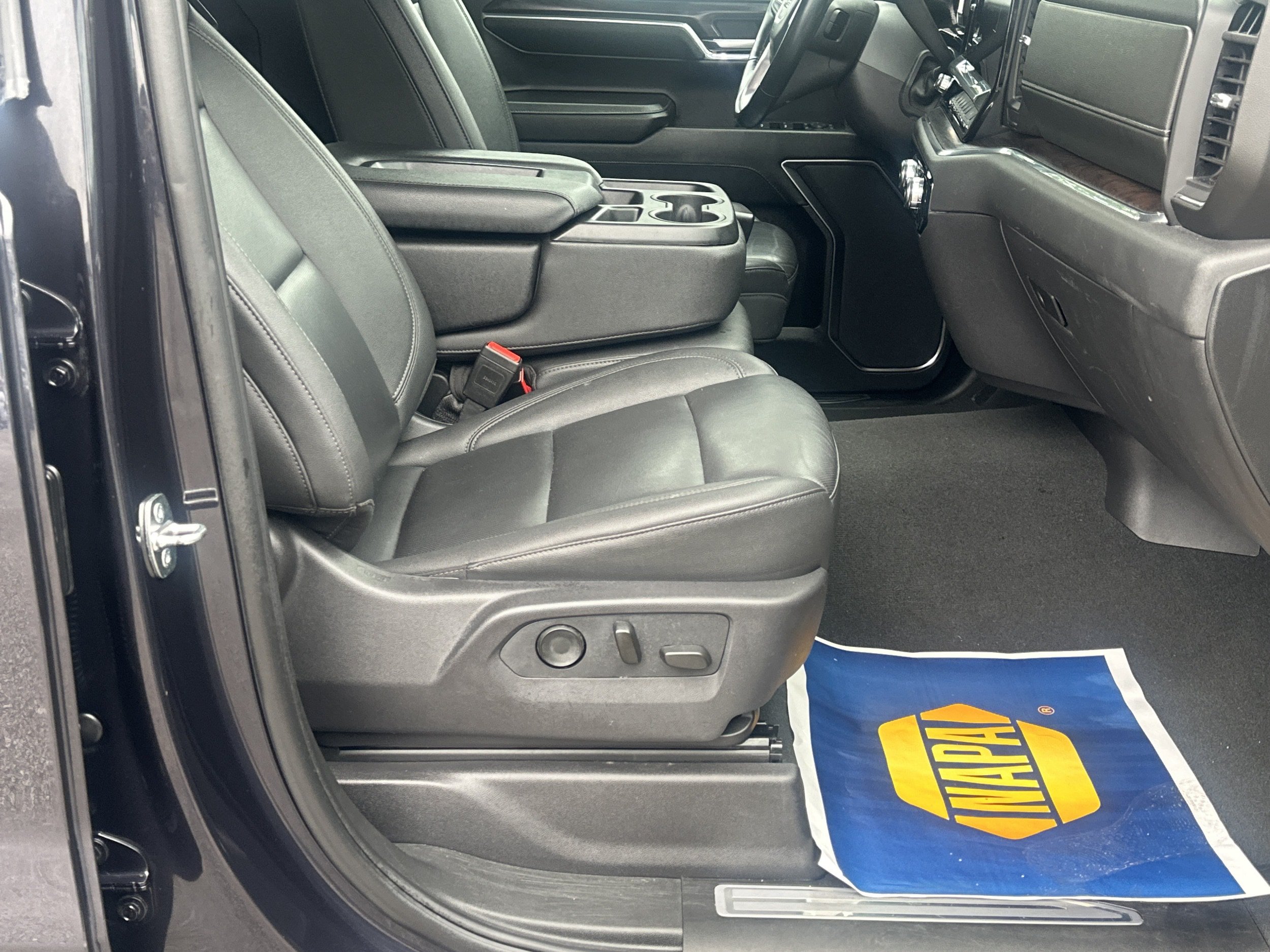 Used 2024 GMC Sierra 1500 SLT RWD image 13