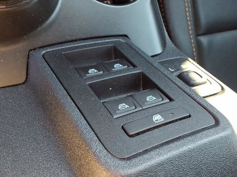 Used 2023 Ford Bronco Badlands image 21