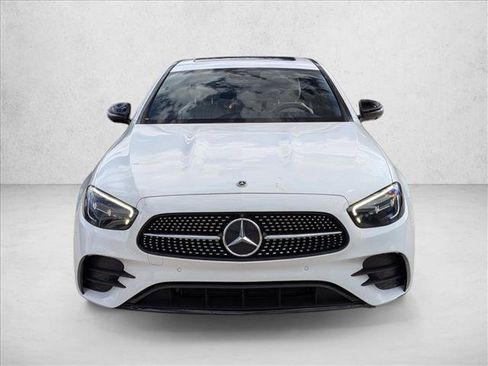 Used 2022 Mercedes-Benz E 350 Sedan image 2