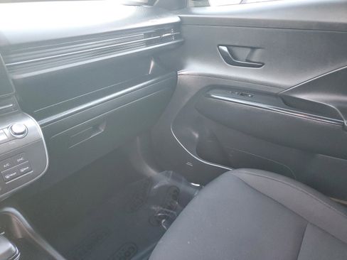 Used 2025 Hyundai Kona SEL image 27