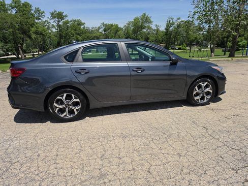 Used 2019 Kia Forte LXS FWD image 7