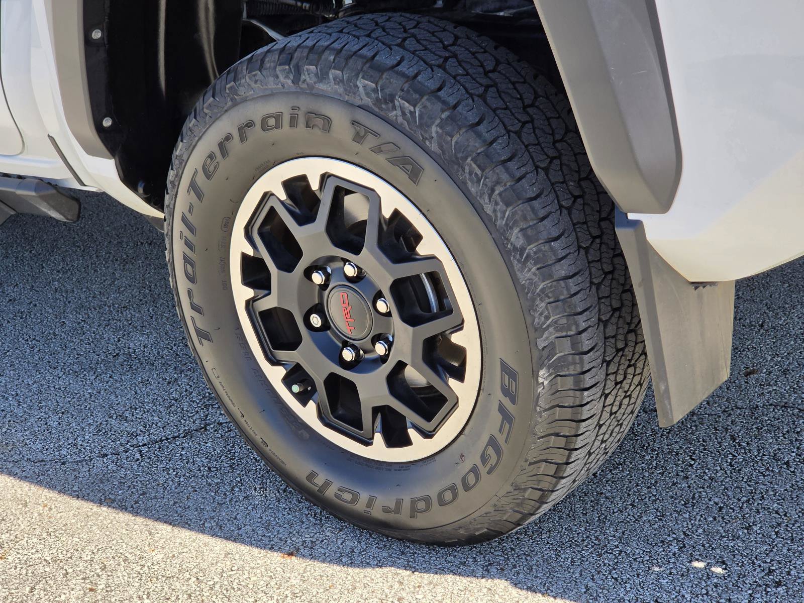 Used 2024 Toyota Tacoma TRD Off-Road AWD/4WD image 7