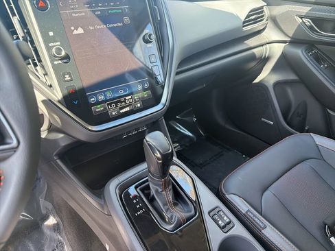 Used 2025 Subaru Crosstrek 2.5i Limited w/ Crosstrek Mirror Package image 17