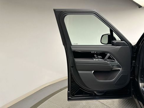 New 2026 Land Rover Range Rover SE AWD/4WD image 17