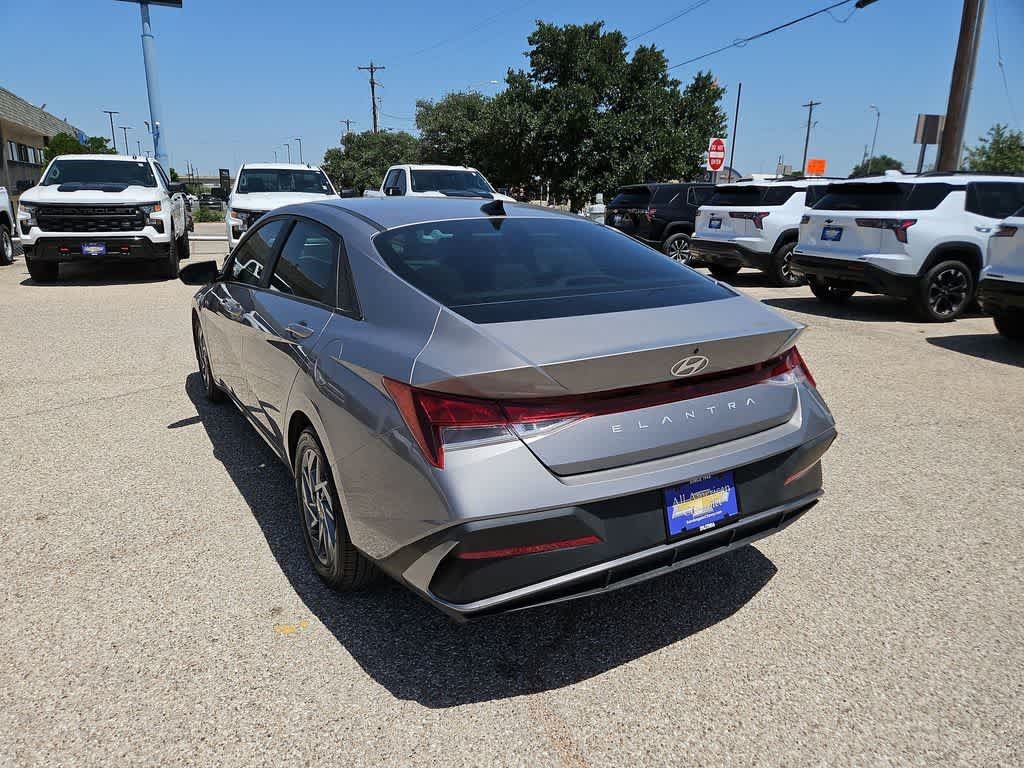 Used 2024 Hyundai Elantra SEL FWD image 6