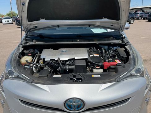 Used 2016 Toyota Prius Three Touring FWD image 20