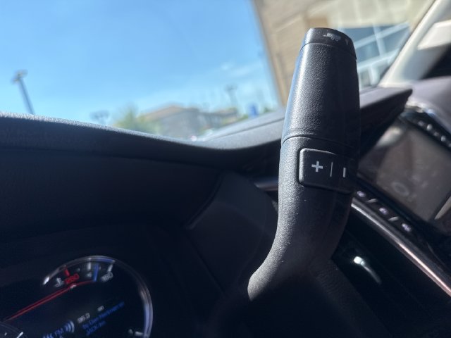 Used 2019 Cadillac Escalade Premium Luxury AWD/4WD image 18