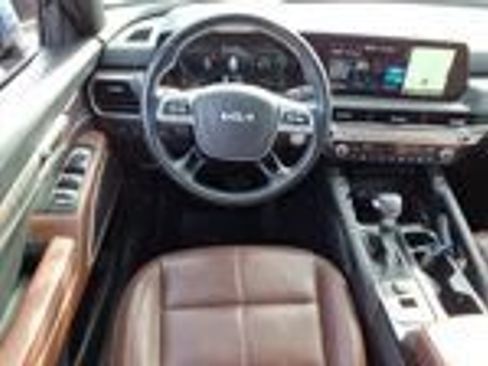 Used 2023 Kia Telluride EX w/ EX Captain's Chair Package image 12