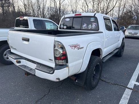 Used 2011 Toyota Tacoma 4x4 Double Cab w/ TRD Sport Pkg image 4