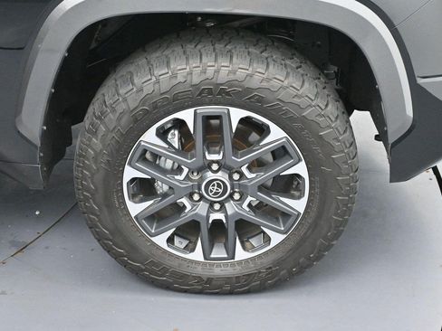 Used 2026 Toyota Tundra Limited AWD/4WD image 34