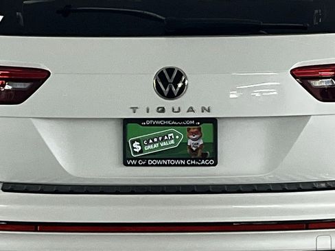 Certified 2022 Volkswagen Tiguan SE R-Line image 34