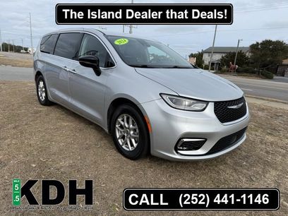 Certified 2024 Chrysler Pacifica Touring-L