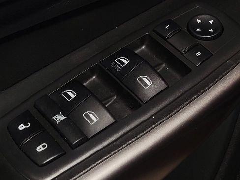 Used 2019 Jeep Cherokee Latitude w/ Popular Appearance Group FWD image 27