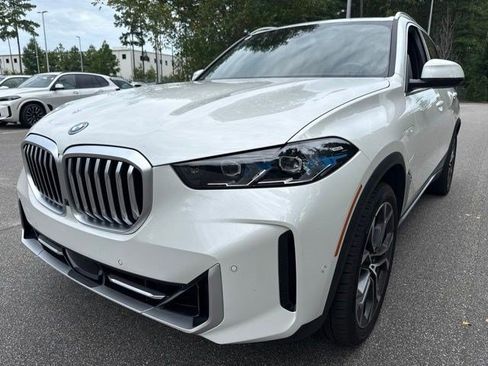 Used 2026 BMW X5 xDrive50e AWD/4WD image 9