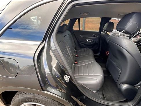 Used 2021 Mercedes-Benz GLC 300 image 24