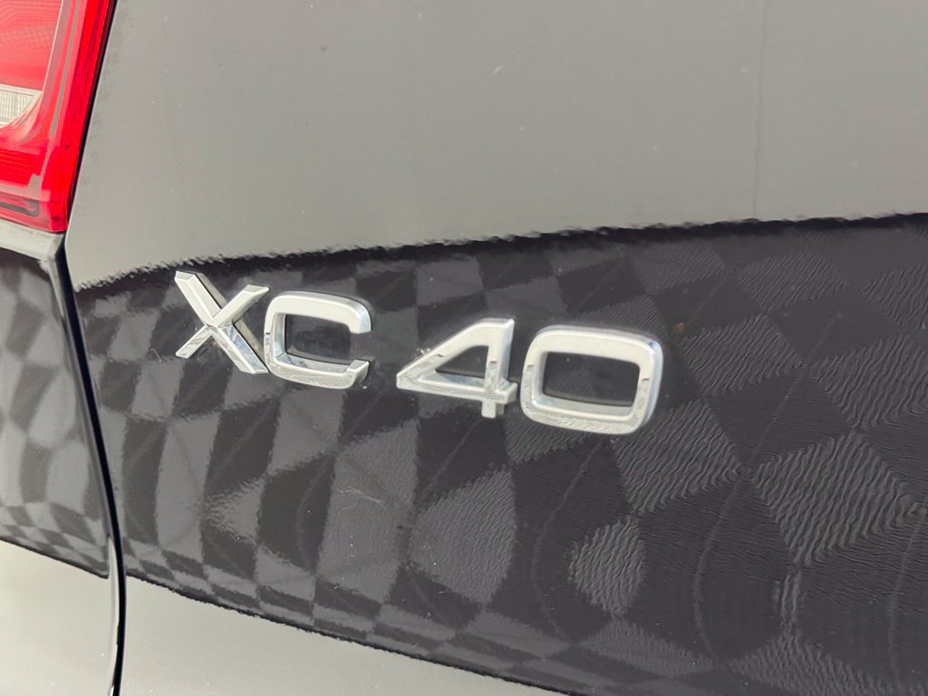Certified 2024 Volvo XC40 B5 Core AWD/4WD image 8