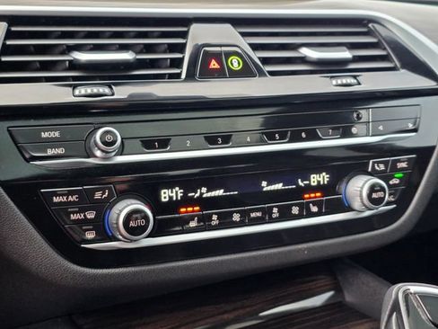 Used 2020 BMW 540i w/ Executive Package image 34