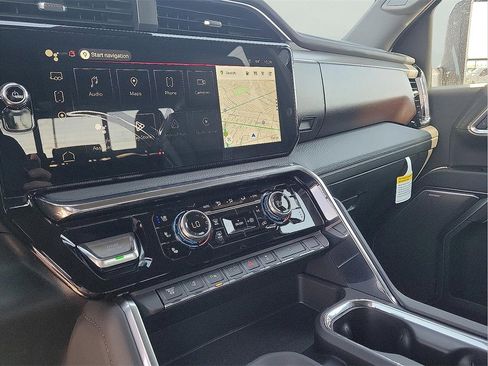 New 2026 GMC Sierra 2500 Denali w/ Denali Reserve Package image 19