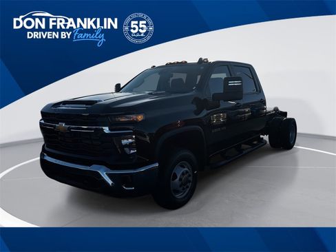 New 2026 Chevrolet Silverado 3500 LT image 1