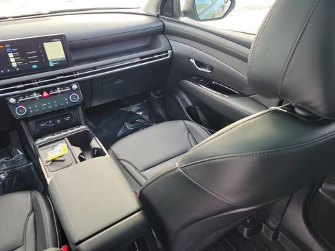 Used 2025 Hyundai Tucson Limited image 18