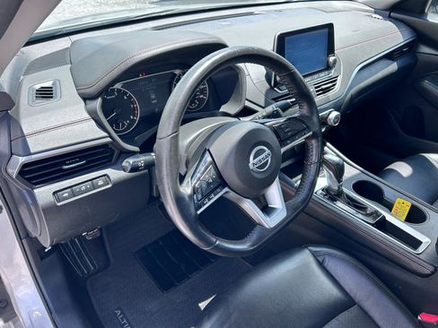 Used 2020 Nissan Altima 2.5 SR FWD image 6