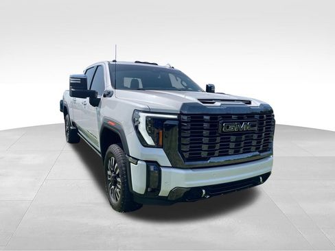 Used 2024 GMC Sierra 2500 Denali Ultimate AWD/4WD image 7