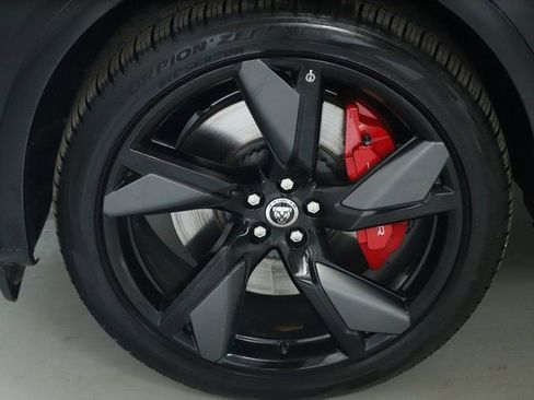 Used 2026 Jaguar F-PACE SVR image 37