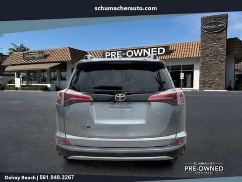 Used 2018 Toyota RAV4 SE w/ Power Extra Value Package AWD/4WD image 6
