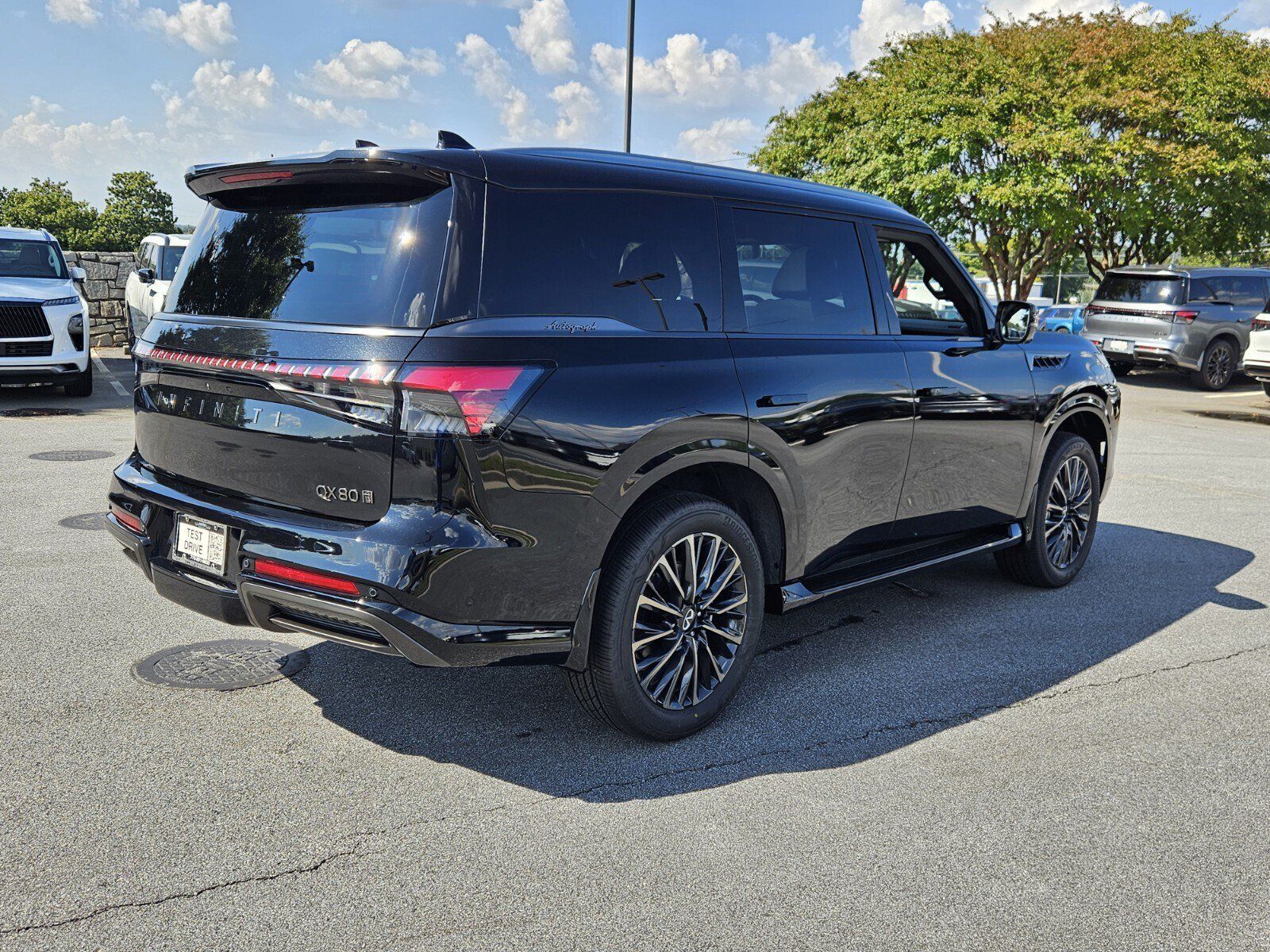 New 2027 INFINITI QX80 Autograph w/ Premium Cargo Package AWD/4WD image 6