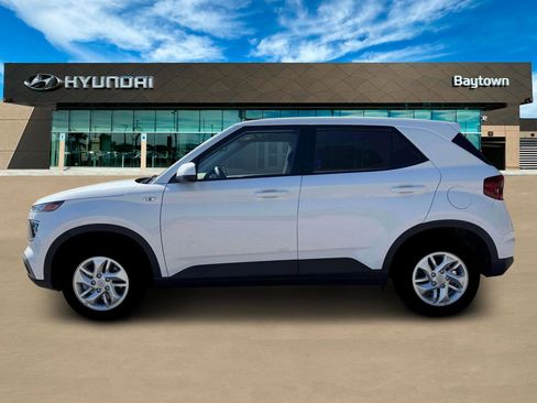 New 2026 Hyundai Venue SE FWD image 3