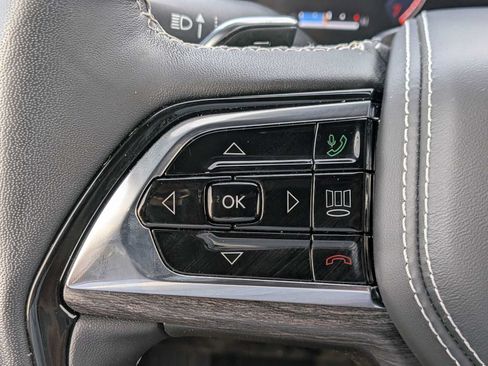 Used 2023 Jeep Grand Cherokee Overland w/ Adv Protech Group III AWD/4WD image 21