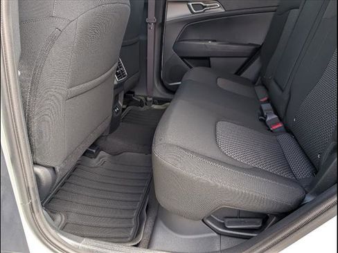 New 2026 Kia Sportage LX image 8
